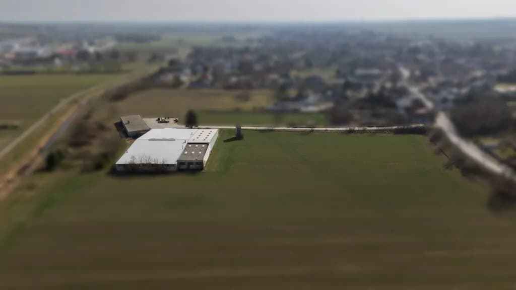 Immobilie mieten in Gänserndorf – 2 858 m², € 8.574