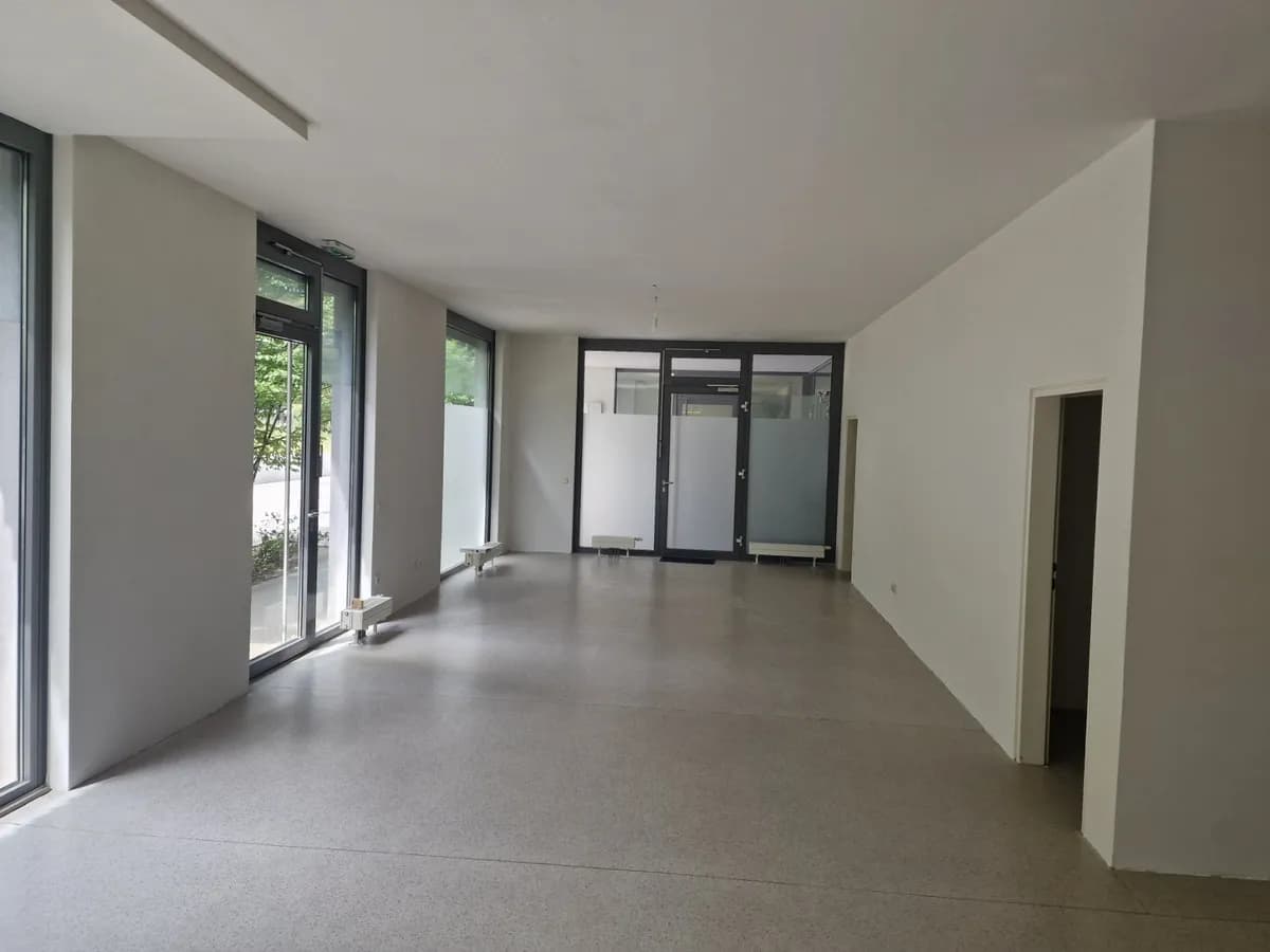 2-Zimmer-Gewerbeimmobilie mieten in Wien – 110 m², € 1.990 – Bild 2 von 7
