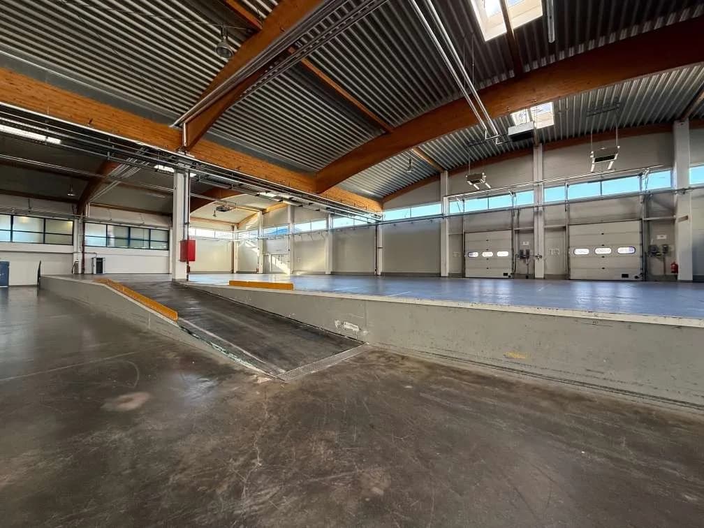 Gewerbeimmobilie mieten in Eisenstadt - Umgebung – 3 029 m², € 6 – Bild 2 von 9