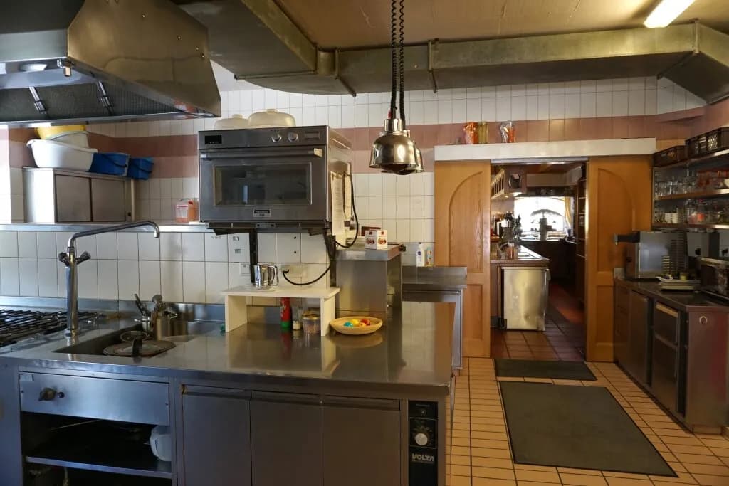 Gewerbeimmobilie mieten in Innsbruck-Land – 371,62 m², € 3.000 – Bild 22 von 38