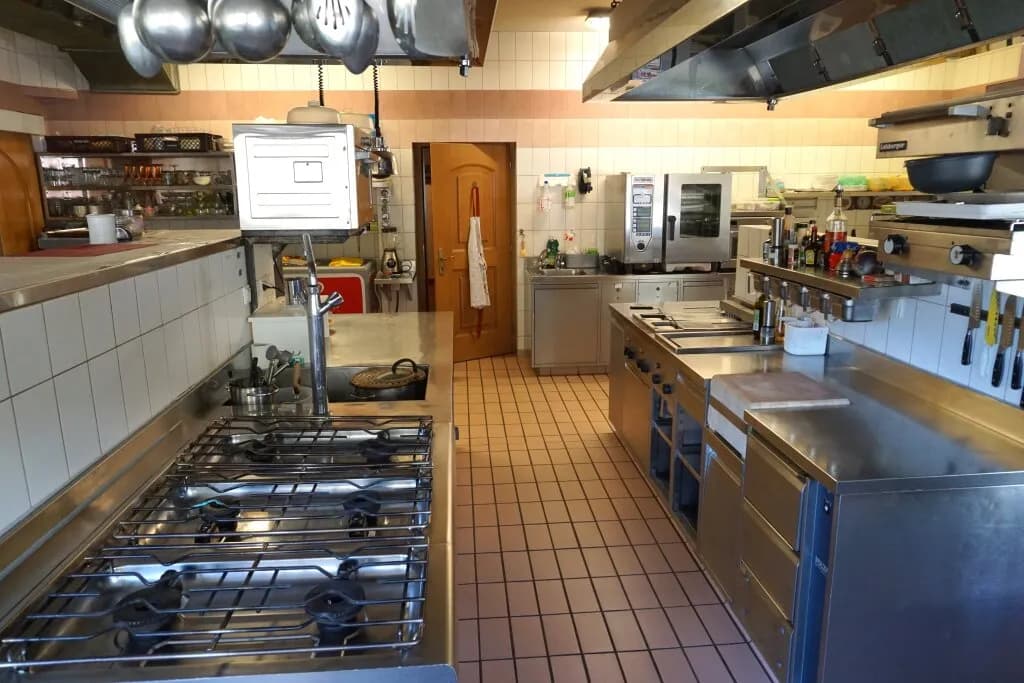 Gewerbeimmobilie mieten in Innsbruck-Land – 371,62 m², € 3.000 – Bild 23 von 38