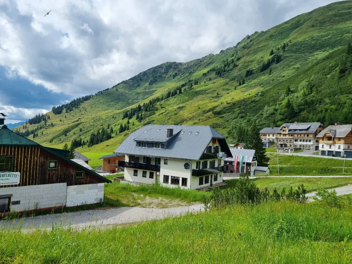 16-Zimmer-Gewerbeimmobilie kaufen in Liezen – 800 m², € 1.290.000 – Bild 2 von 26