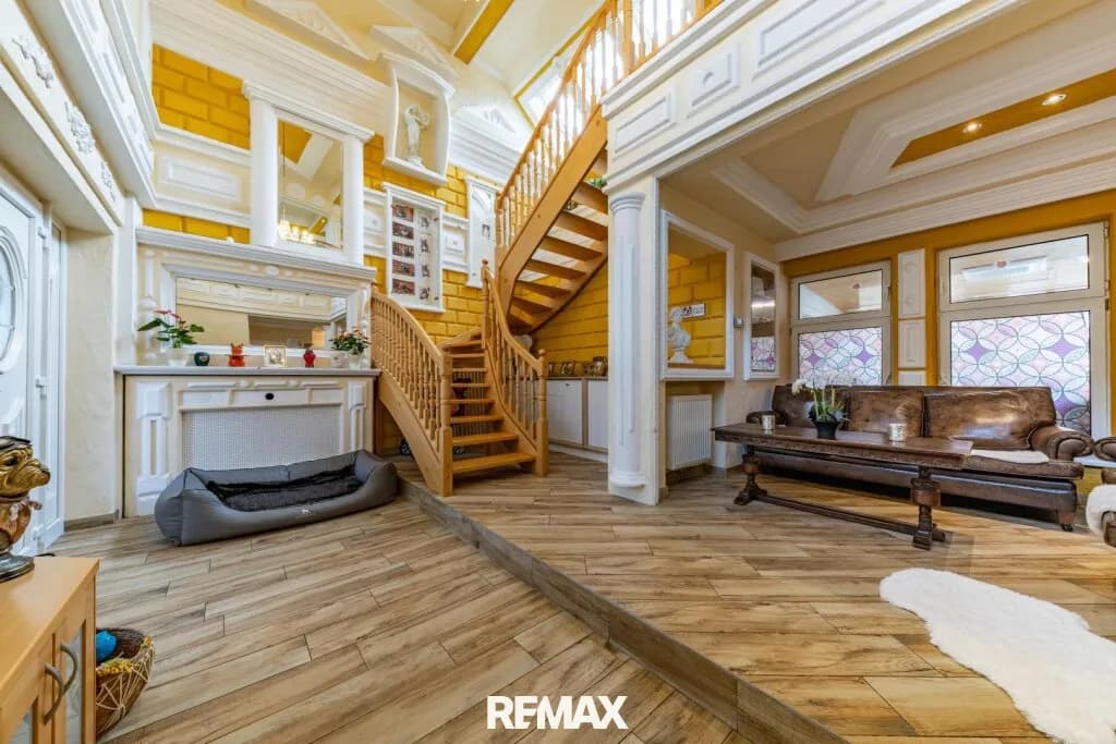 5-Zimmer-Haus kaufen in Hollabrunn – 229 m², € 550.000