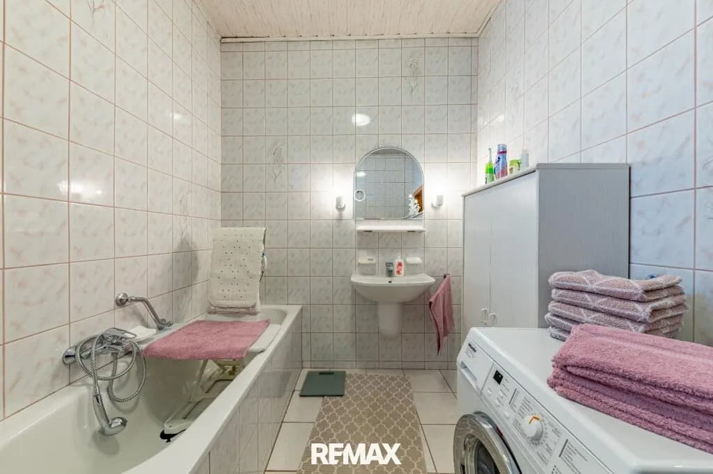 7-Zimmer-Haus kaufen in Hollabrunn – 243 m², € 399.000 – Bild 9 von 21