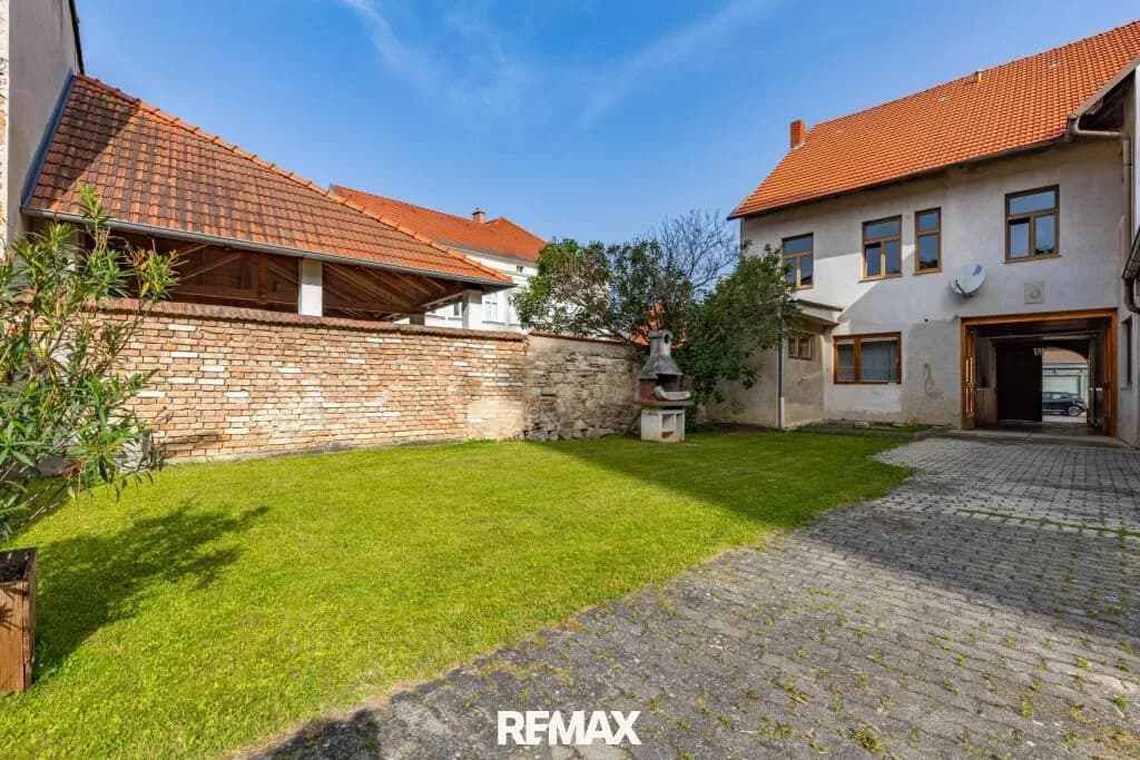 9-Zimmer-Haus kaufen in Hollabrunn – 350 m², € 229.900 – Bild 2 von 35