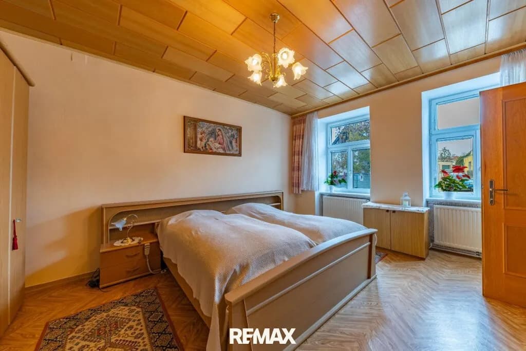 7-Zimmer-Gewerbeimmobilie kaufen in Hollabrunn – 243 m², € 399.000 – Bild 2 von 21