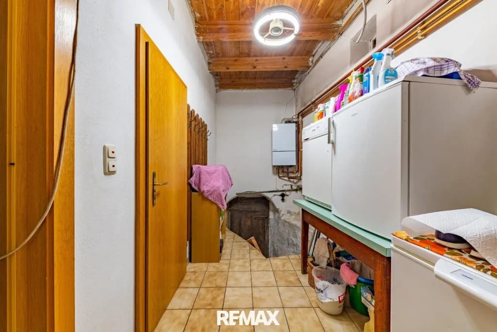7-Zimmer-Gewerbeimmobilie kaufen in Hollabrunn – 243 m², € 399.000 – Bild 9 von 21