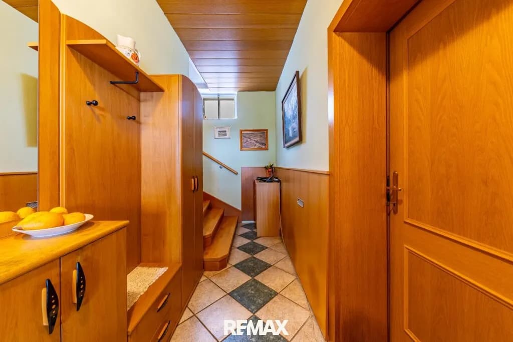 7-Zimmer-Gewerbeimmobilie kaufen in Hollabrunn – 243 m², € 399.000 – Bild 10 von 21