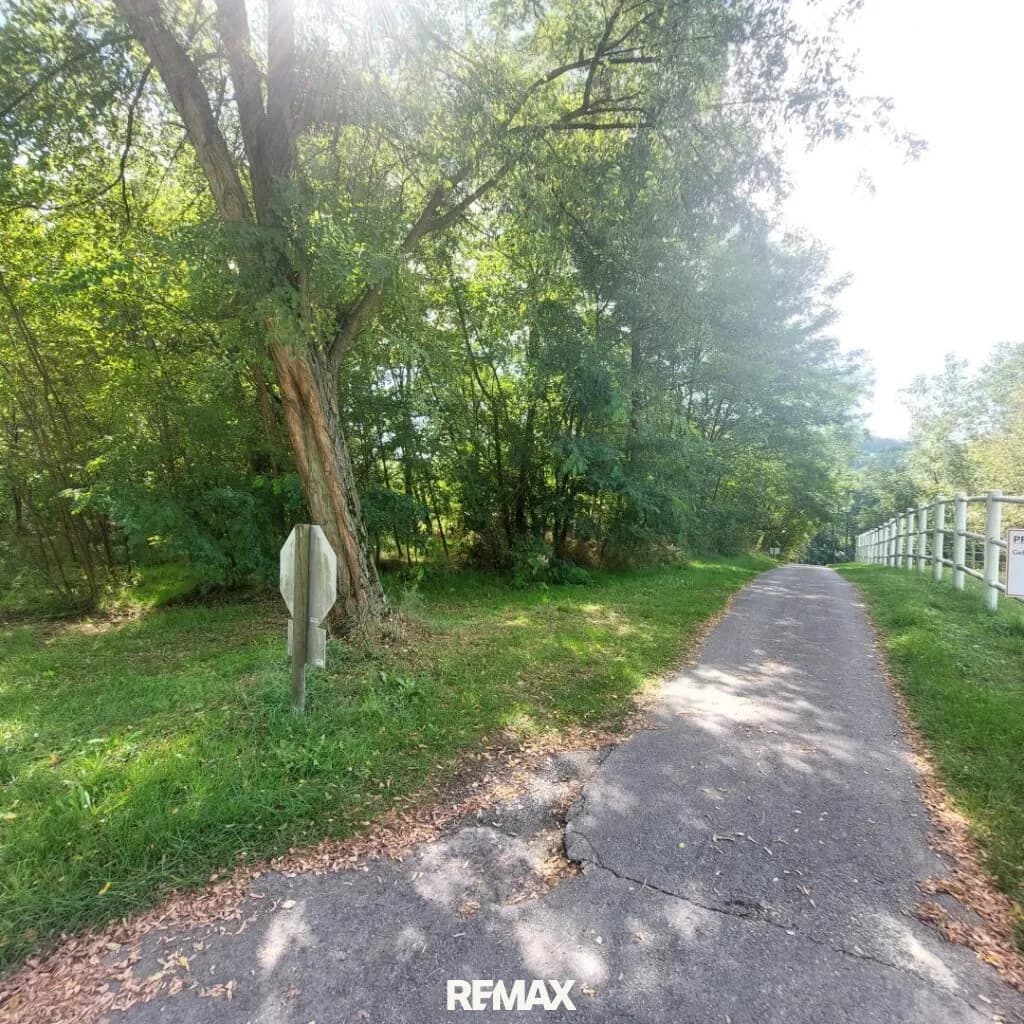 Immobilie kaufen in Güssing – 18 623 m², € 1.350.000 – Bild 2 von 3