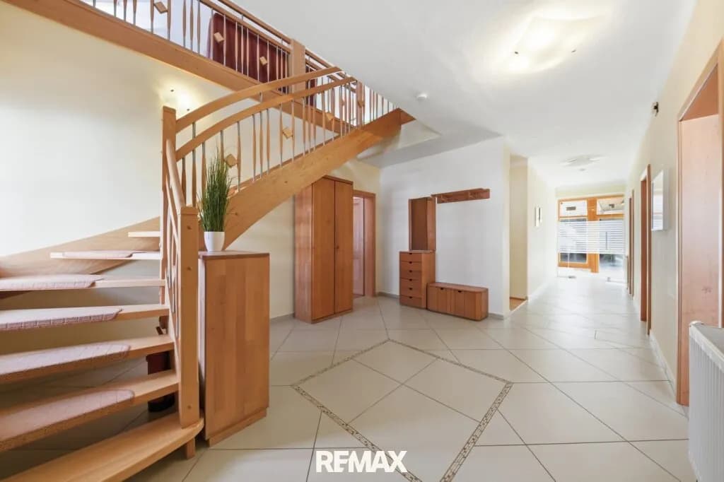 10-Zimmer-Haus kaufen in Hollabrunn – 444 m², € 798.000