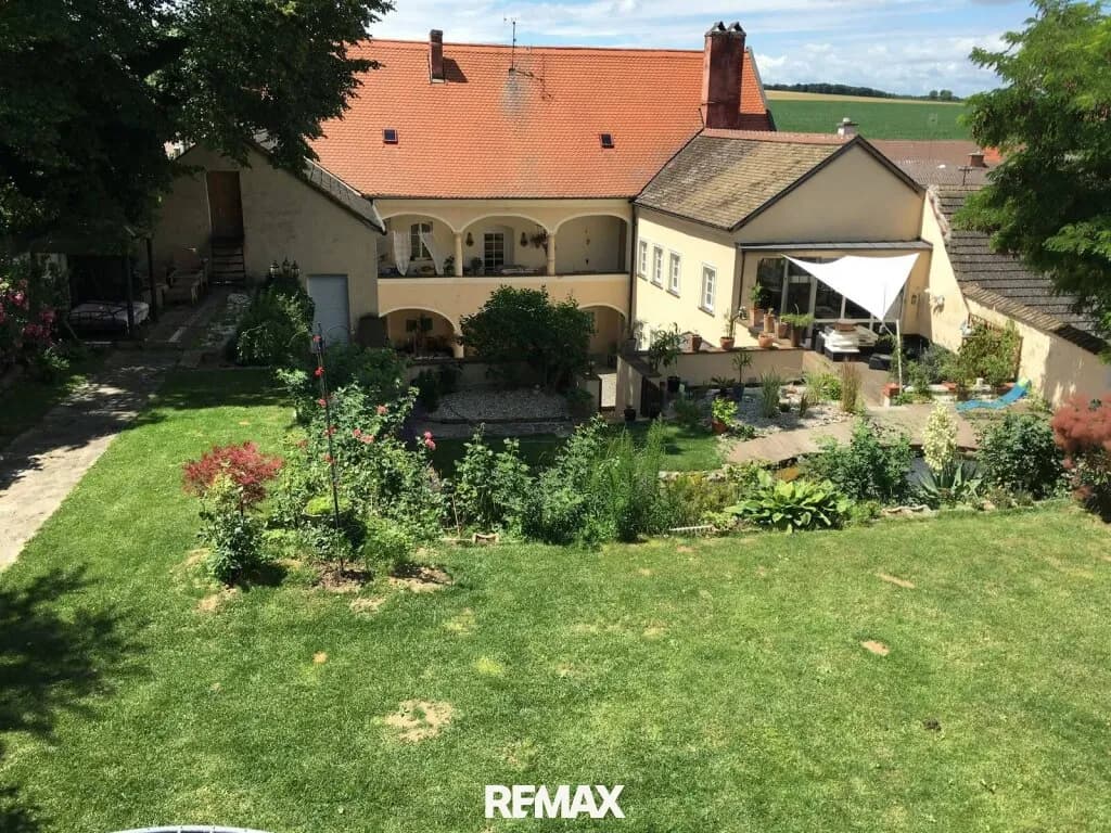 9-Zimmer-Haus kaufen in Hollabrunn – 550 m², € 798.000
