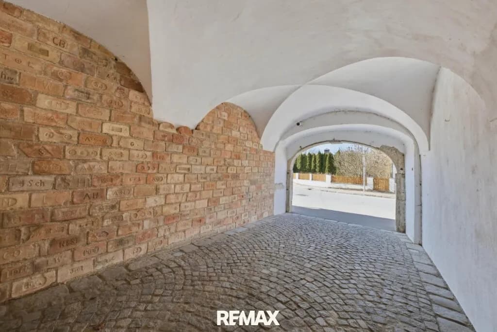9-Zimmer-Haus kaufen in Hollabrunn – 550 m², € 798.000 – Bild 58 von 60