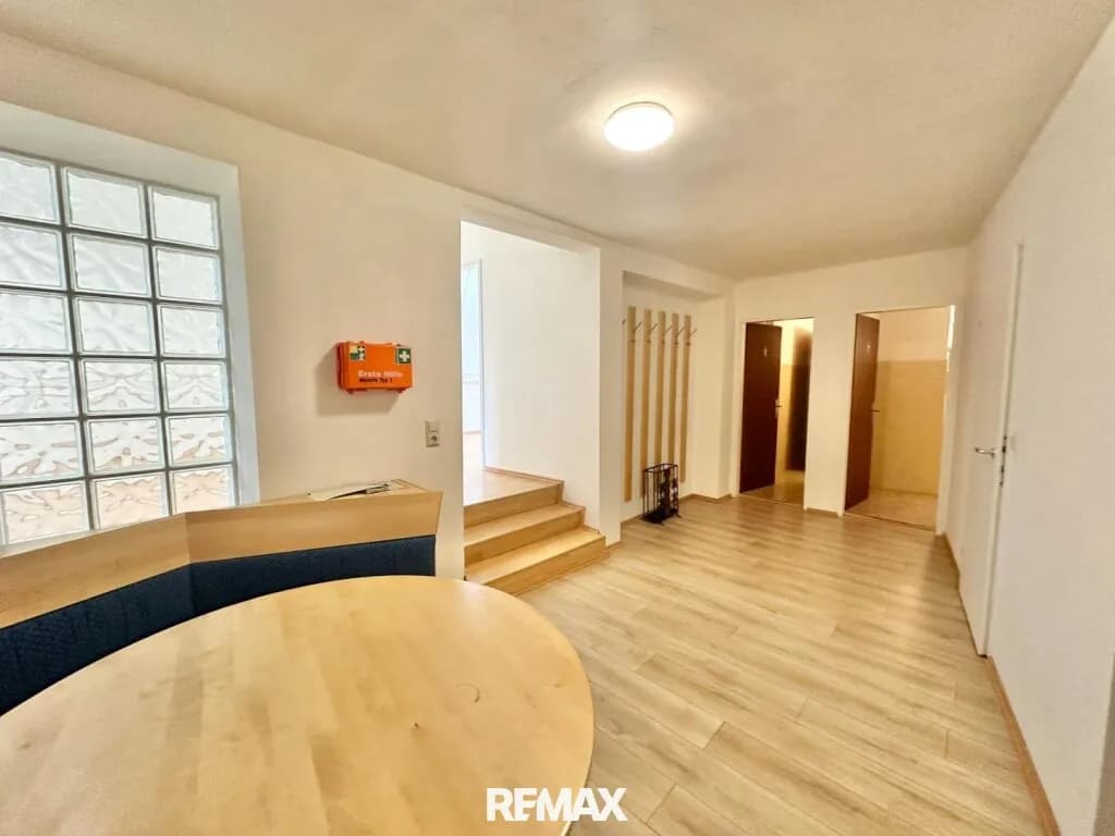 6-Zimmer-Gewerbeimmobilie mieten in Mistelbach – 120 m², € 989 – Bild 3 von 12