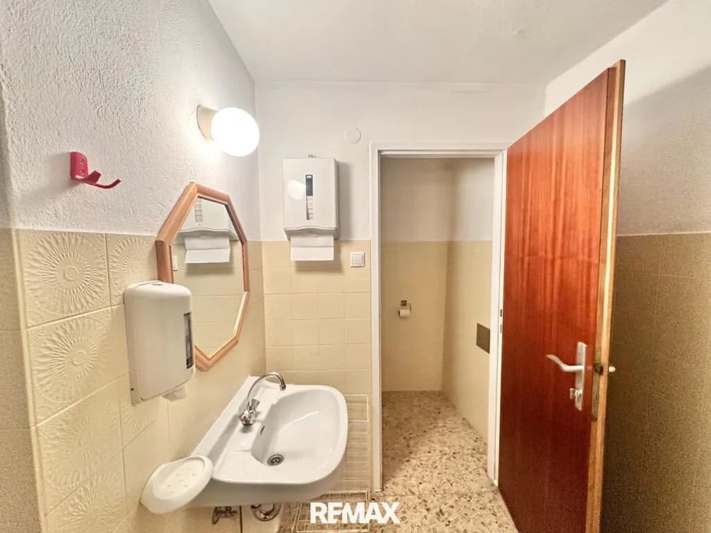 6-Zimmer-Gewerbeimmobilie mieten in Mistelbach – 120 m², € 989 – Bild 8 von 12