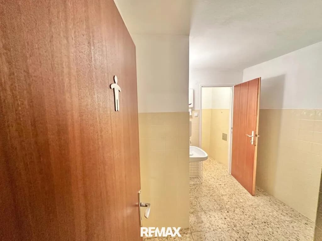 6-Zimmer-Gewerbeimmobilie mieten in Mistelbach – 120 m², € 989 – Bild 9 von 12