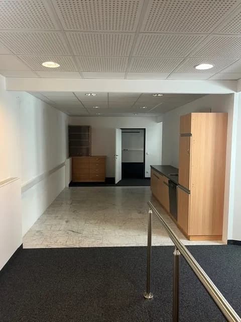 Gewerbeimmobilie mieten in Salzburg Stadt – 200 m², € 3.600 – Bild 8 von 13