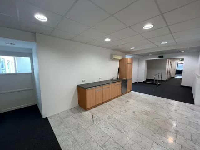 Gewerbeimmobilie mieten in Salzburg Stadt – 200 m², € 3.600 – Bild 9 von 13