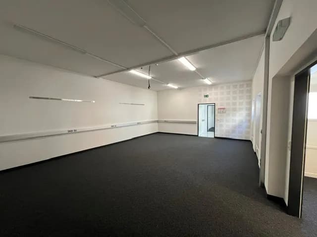 Gewerbeimmobilie mieten in Salzburg Stadt – 200 m², € 3.600 – Bild 11 von 13