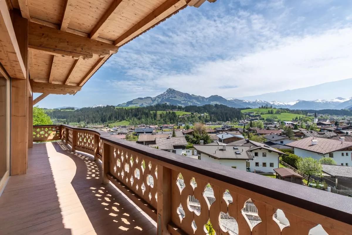 4-Zimmer-Wohnung mieten in Kitzbühel – 195 m², € 6.165 – Bild 2 von 9