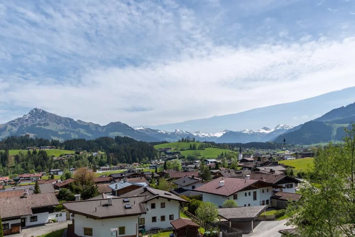 4-Zimmer-Wohnung mieten in Kitzbühel – 195 m², € 6.165 – Bild 3 von 9