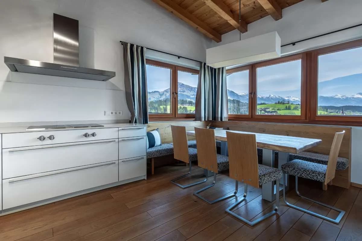 4-Zimmer-Wohnung mieten in Kitzbühel – 195 m², € 6.165 – Bild 6 von 9