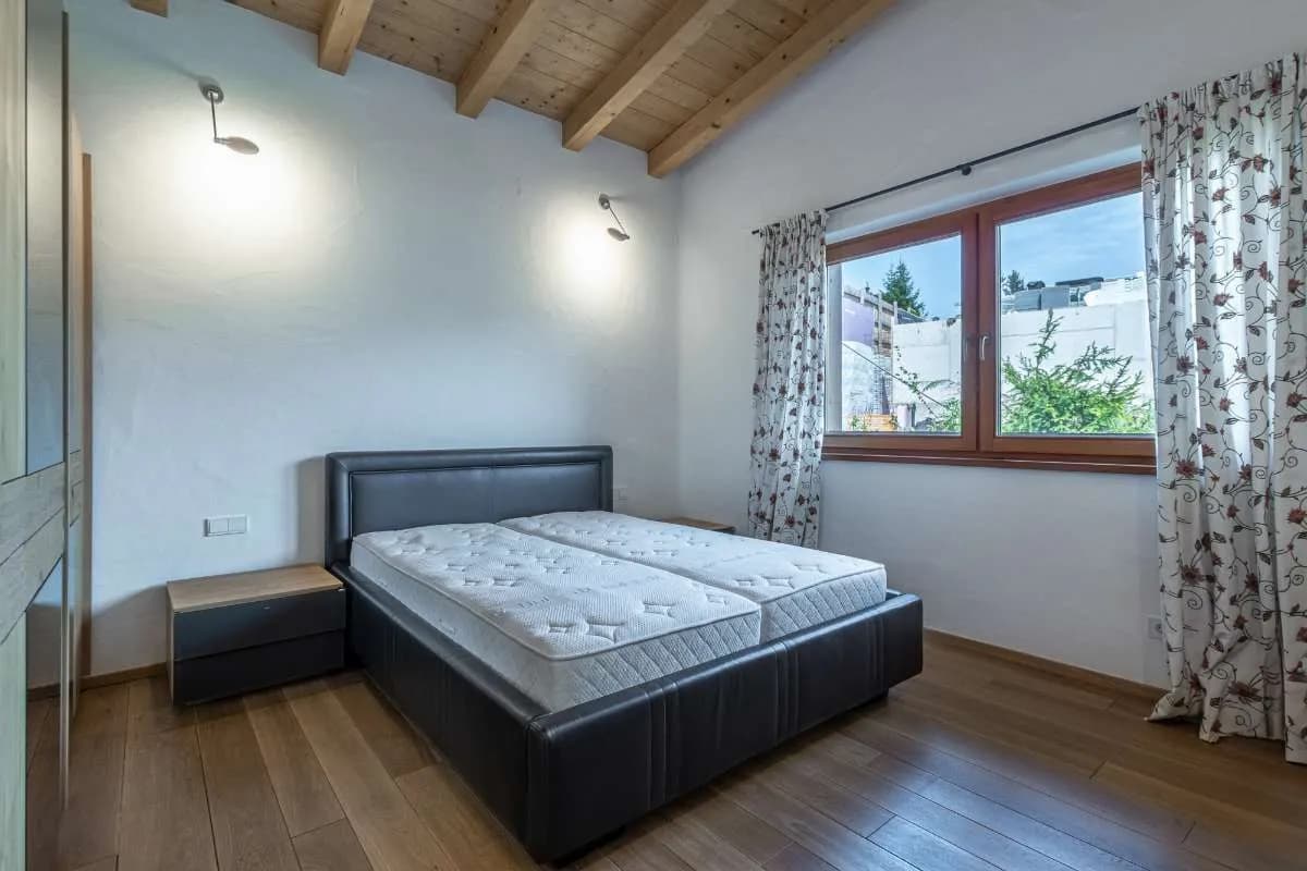 4-Zimmer-Wohnung mieten in Kitzbühel – 195 m², € 6.165 – Bild 8 von 9