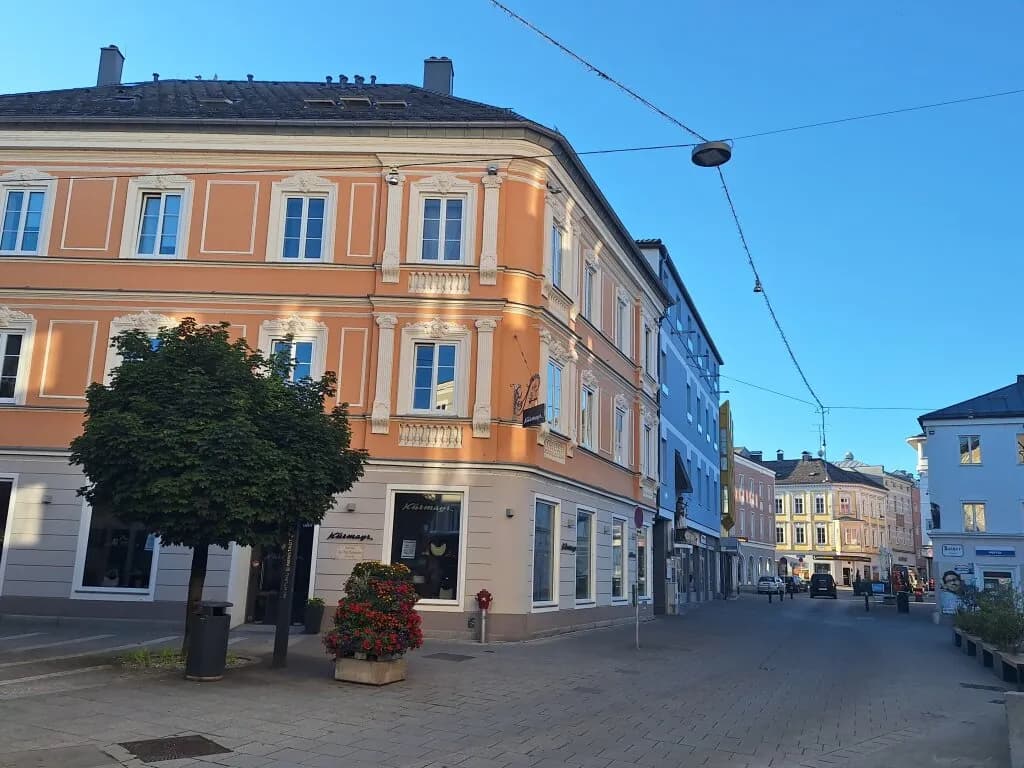 Gewerbeimmobilie mieten in Ried im Innkreis – 240 m², € 2.660 – Bild 2 von 6