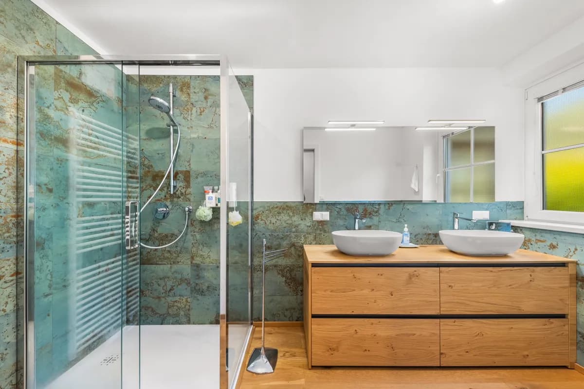 8-Zimmer-Gewerbeimmobilie kaufen in Feldkirchen – 184 m², € 619.000 – Bild 2 von 9