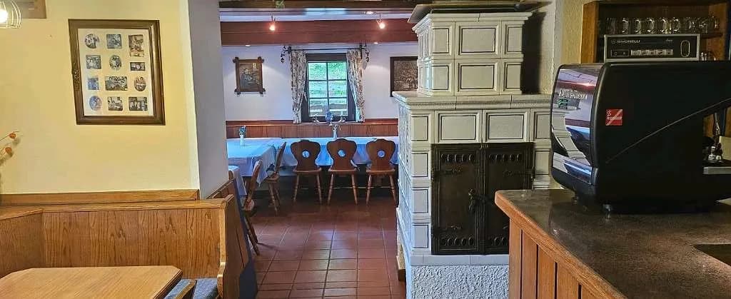 Gewerbeimmobilie mieten in Feldkirchen – 250 m², € 1.100