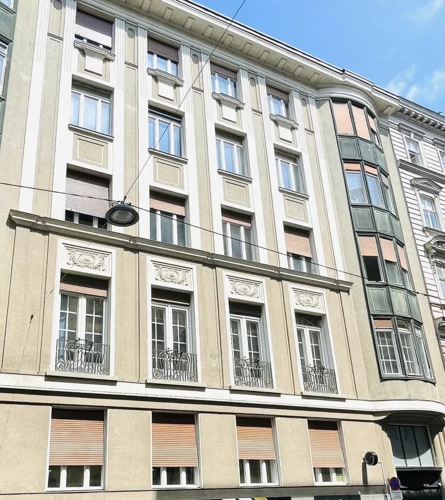 6-Zimmer-Gewerbeimmobilie mieten in Wien – 231 m², € 3.996