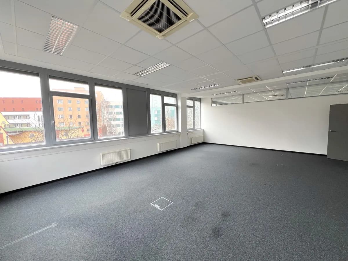 Gewerbeimmobilie mieten in Graz – 448 m², € 12 – Bild 2 von 5