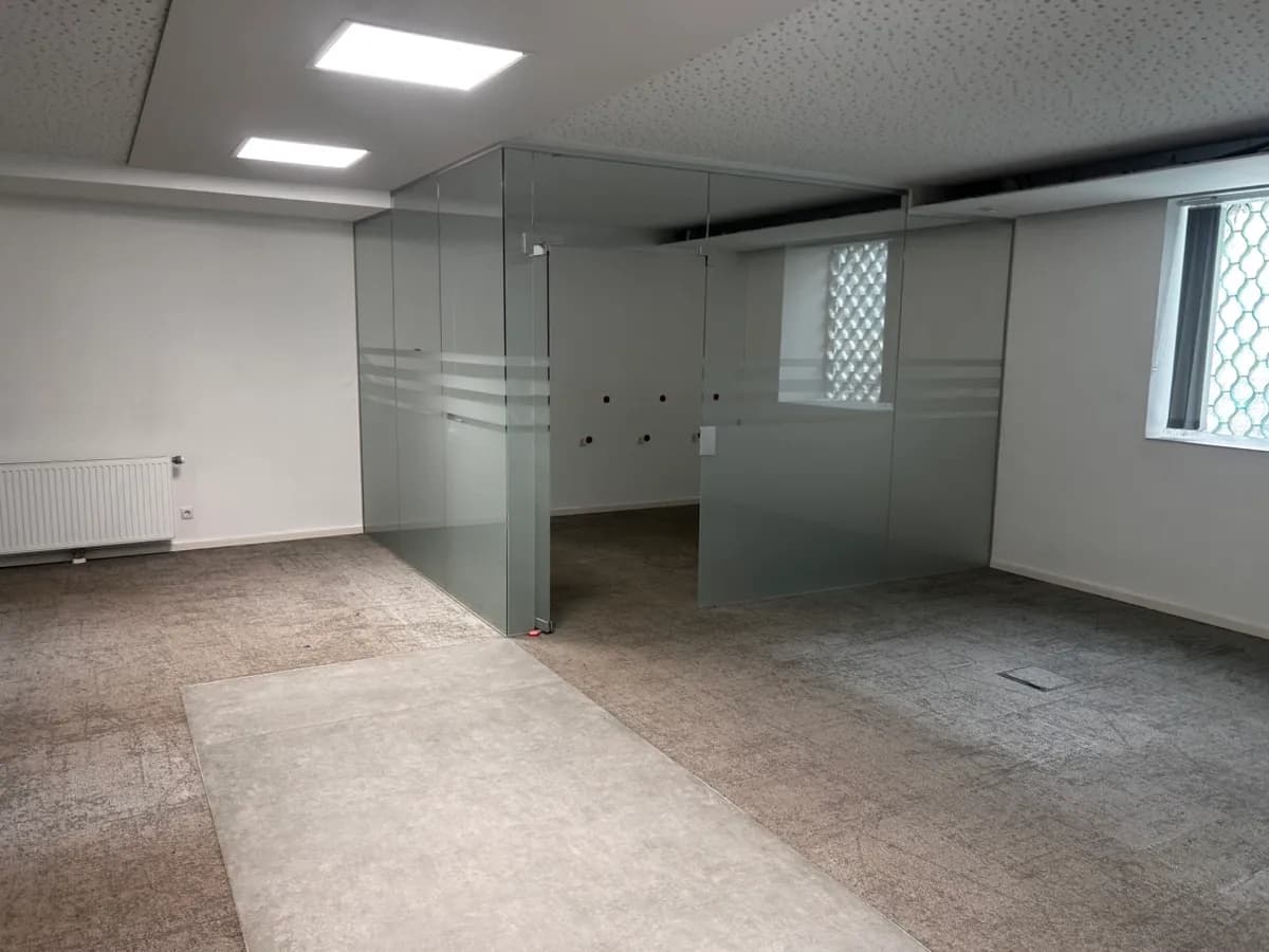 10-Zimmer-Gewerbeimmobilie mieten in Wien – 319 m², € 18 – Bild 2 von 6
