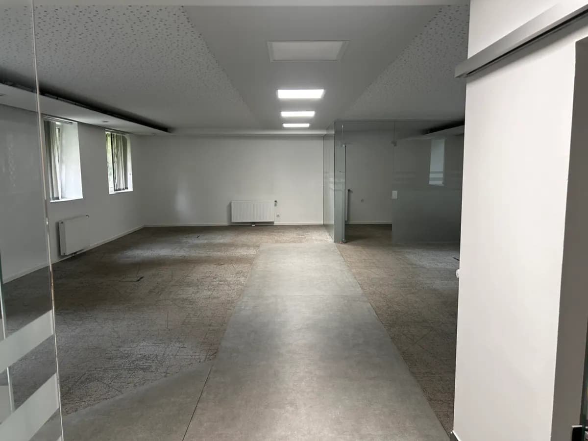10-Zimmer-Gewerbeimmobilie mieten in Wien – 319 m², € 18 – Bild 3 von 6
