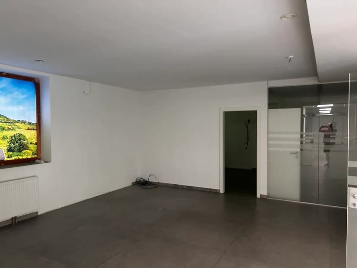 10-Zimmer-Gewerbeimmobilie mieten in Wien – 319 m², € 18 – Bild 6 von 6