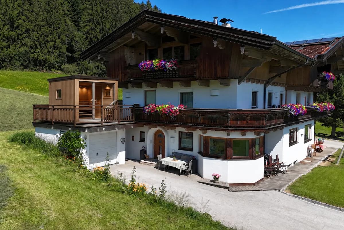4-Zimmer-Wohnung mieten in Kitzbühel – 155 m², € 2.740 – Bild 2 von 12