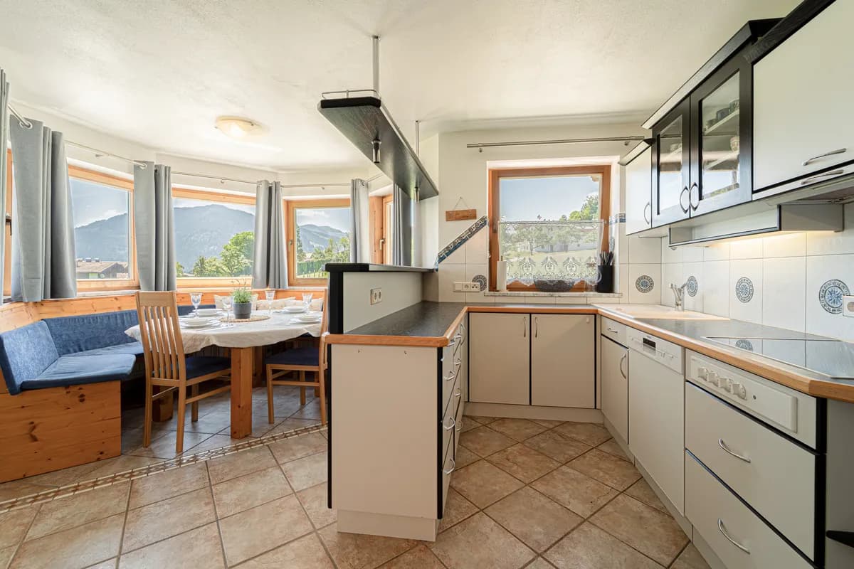 4-Zimmer-Wohnung mieten in Kitzbühel – 155 m², € 2.740 – Bild 7 von 12