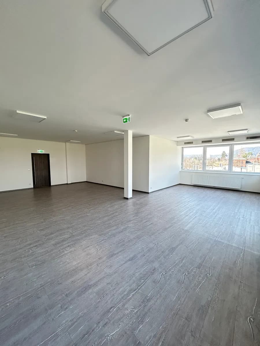 Gewerbeimmobilie mieten in Graz – 140 m², € 2.352