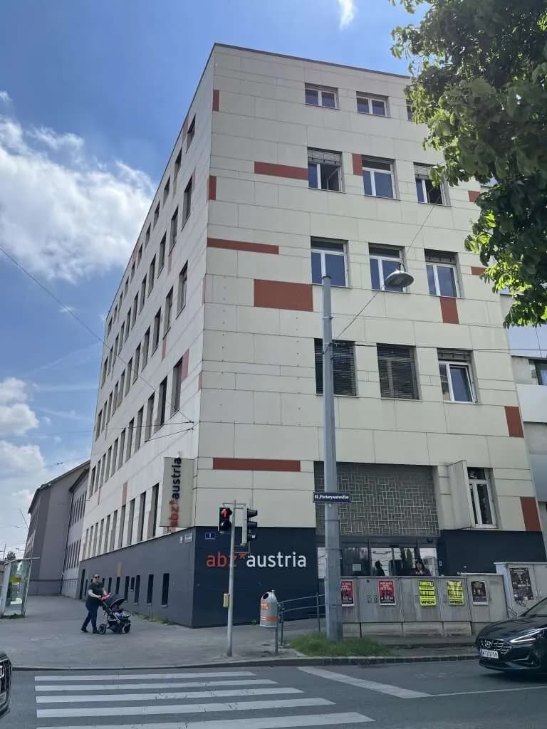 Gewerbeimmobilie mieten in Wien – 1 810 m², € 17.195