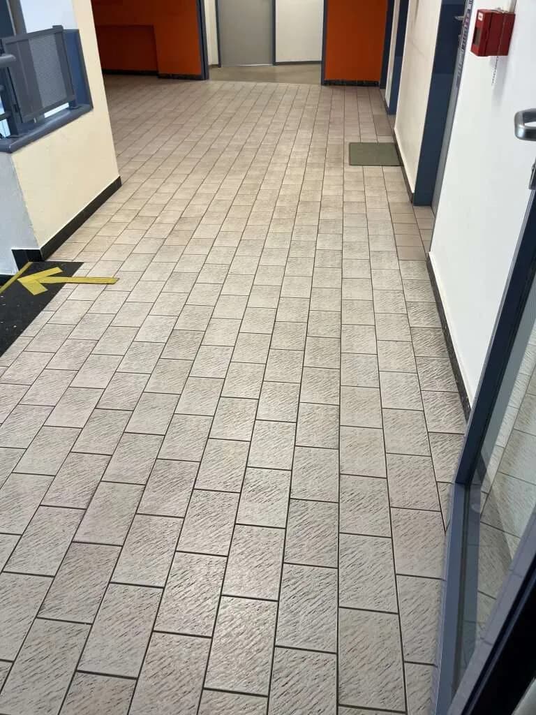 Gewerbeimmobilie mieten in Wien – 1 810 m², € 17.195 – Bild 3 von 14