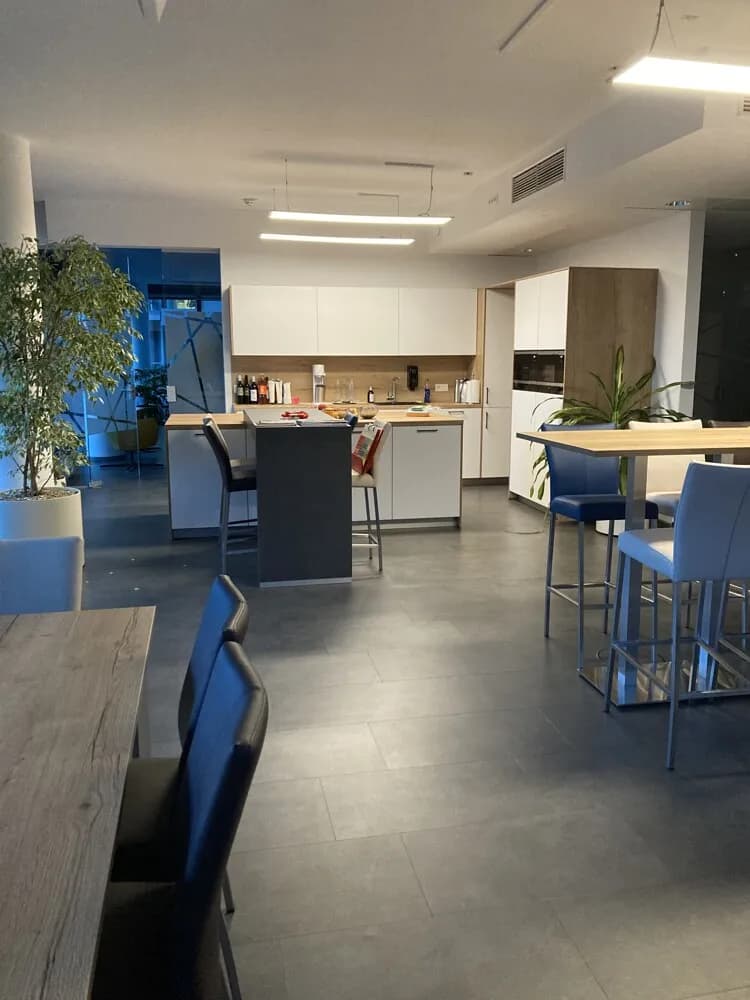 Gewerbeimmobilie mieten in Wien – 1 016 m², € 20 – Bild 13 von 16