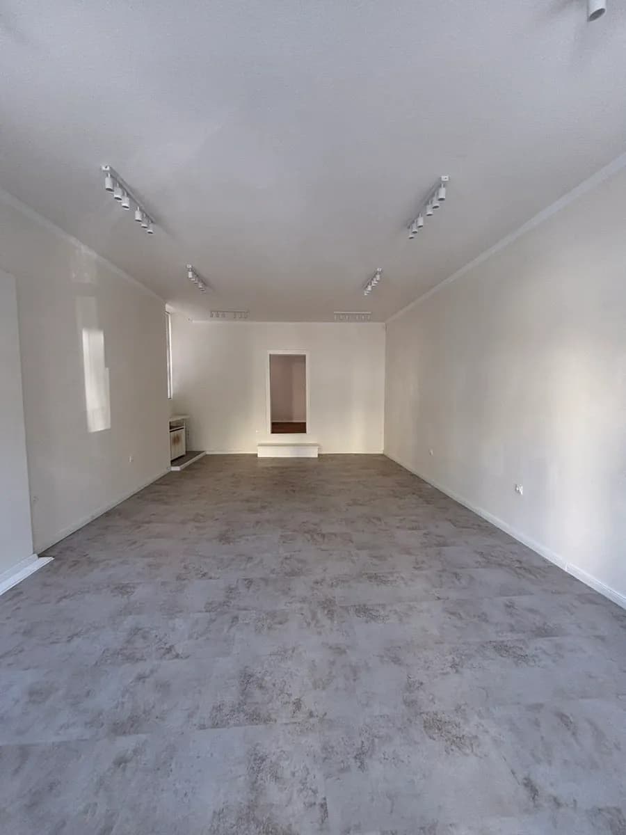 2-Zimmer-Gewerbeimmobilie mieten in Baden – 58 m², € 790 – Bild 3 von 6
