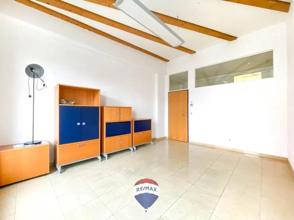 1-Zimmer-Gewerbeimmobilie mieten in Graz-Umgebung – 18 m², € 341 – Bild 1 von 4
