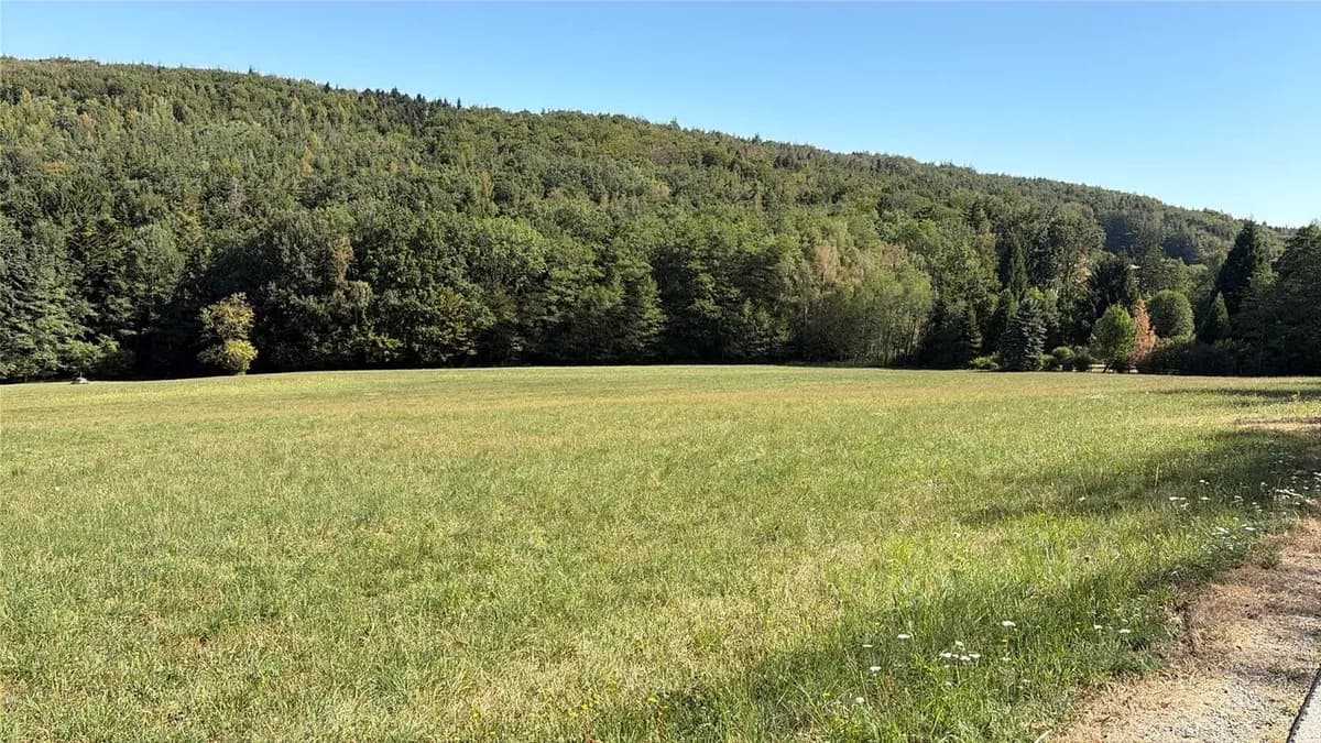 Grundstück kaufen in Sankt Pölten Land – 55 094 m², € 825.000