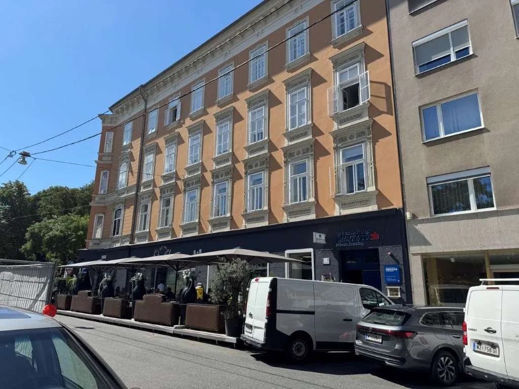 15-Zimmer-Gewerbeimmobilie mieten in Graz – 452 m², € 11