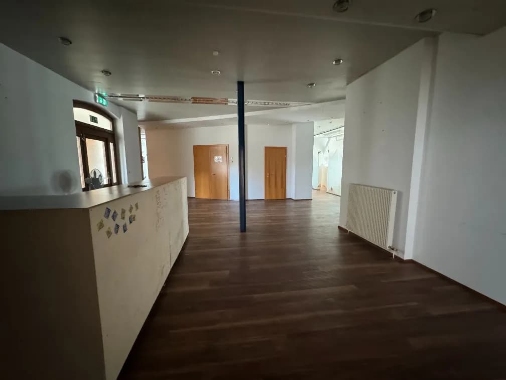 15-Zimmer-Gewerbeimmobilie mieten in Graz – 452 m², € 11 – Bild 9 von 26