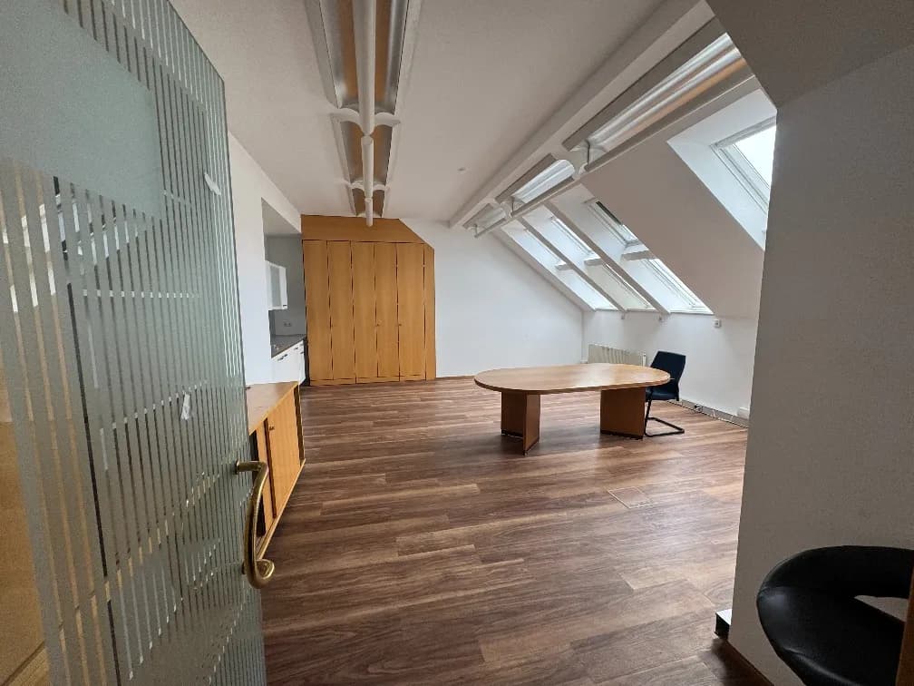 15-Zimmer-Gewerbeimmobilie mieten in Graz – 452 m², € 11 – Bild 10 von 26