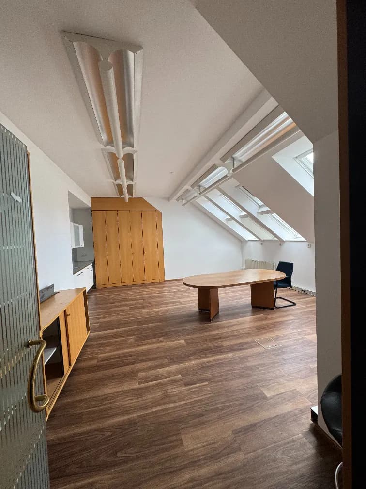 15-Zimmer-Gewerbeimmobilie mieten in Graz – 452 m², € 11 – Bild 11 von 26