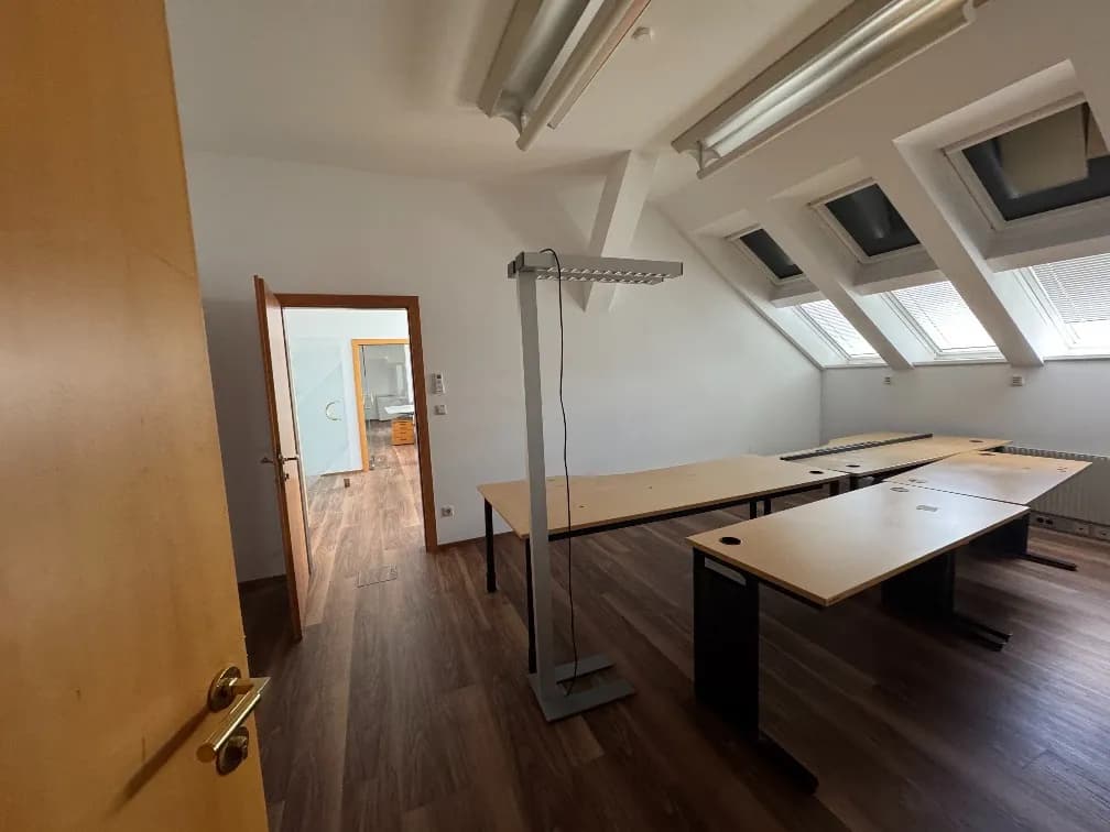 15-Zimmer-Gewerbeimmobilie mieten in Graz – 452 m², € 11 – Bild 23 von 26