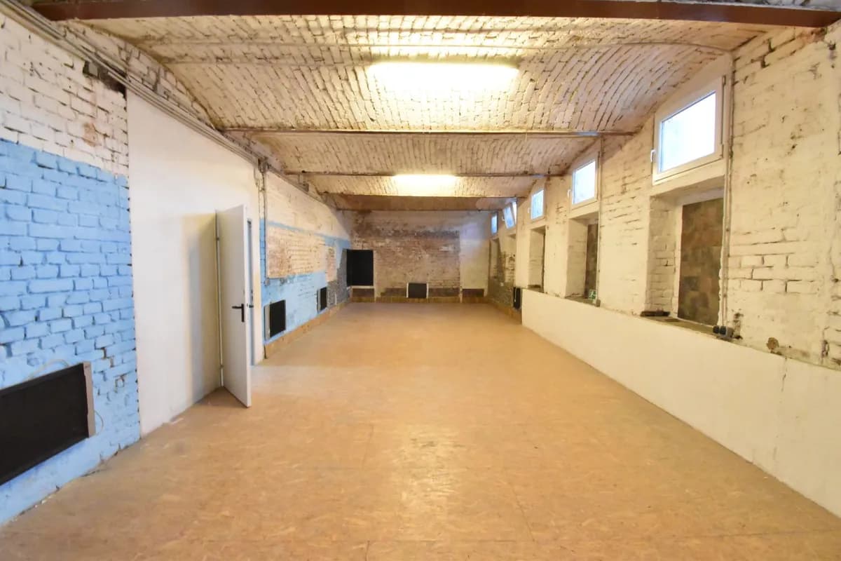 Gewerbeimmobilie mieten in Wien – 300 m², € 2.500 – Bild 2 von 4