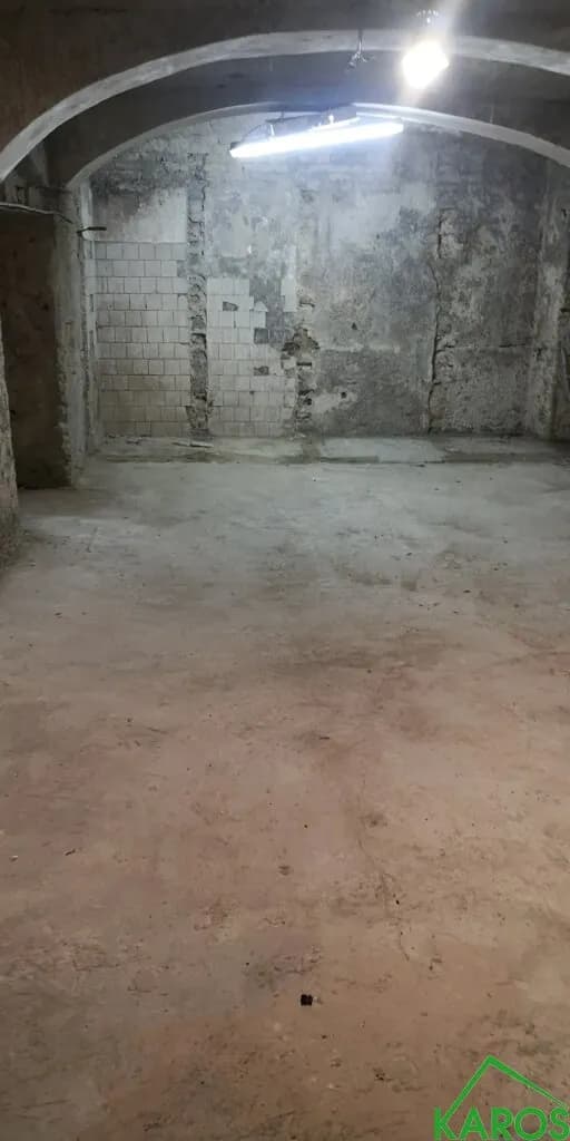 Gewerbeimmobilie mieten in Wien – 128 m², € 4 – Bild 2 von 3